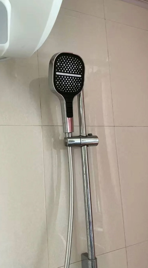 BoostShower, egy zuhanykarral, ahol kombinálhatod a különböző vízsugarakat - Image 10