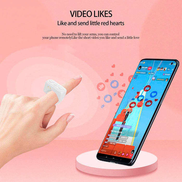 A Bluetooth távirányítóhoz tartozik egy kábel, amely magát a dobozt is feltölti!
