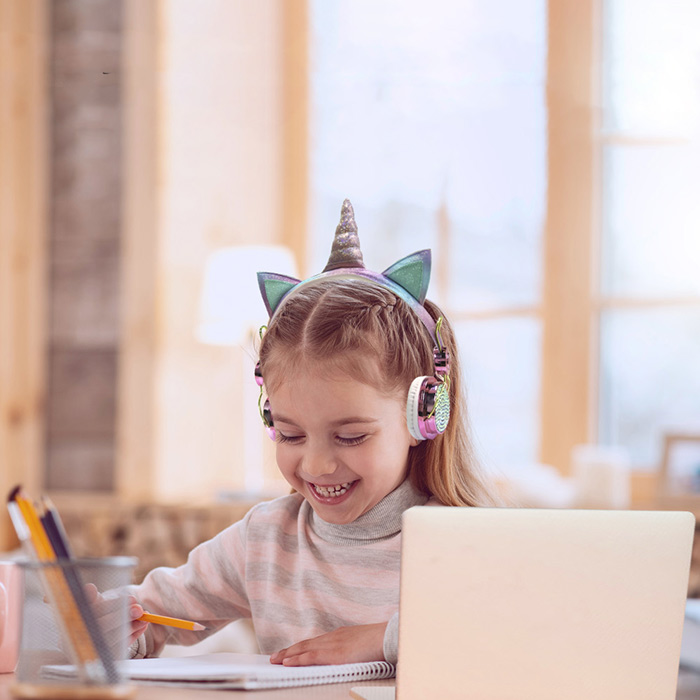 UnicornBuds, vezeték nélküli baba fejhallgató, amelynek a kinézete egy egyszarvúé - Image 4